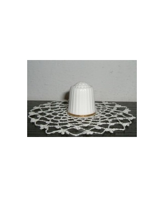 White vertical ridges