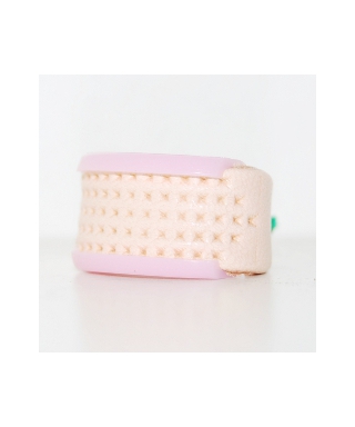 Leather thimble with pink cup