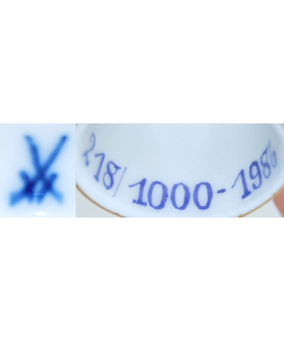 [blue crossed swords] 218/1000 - 1986