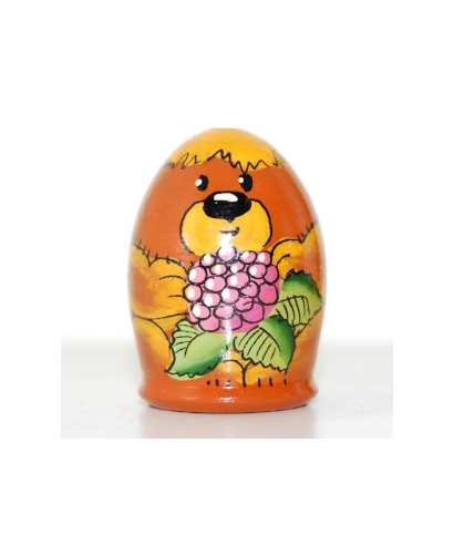 Bear with fruits